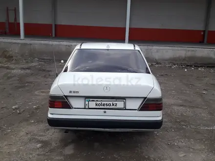 Mercedes-Benz E 230 1991 года за 1 400 000 тг. в Талдыкорган – фото 3