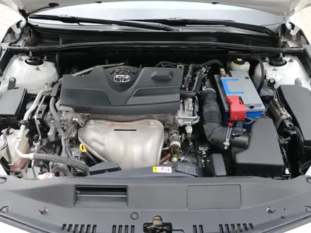 Toyota Camry 2021 года за 11 390 000 тг. в Астана – фото 23