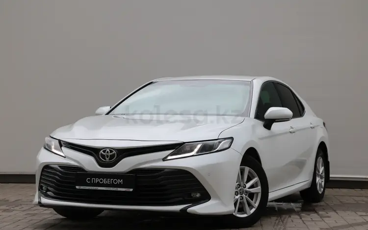 Toyota Camry 2021 года за 11 390 000 тг. в Астана