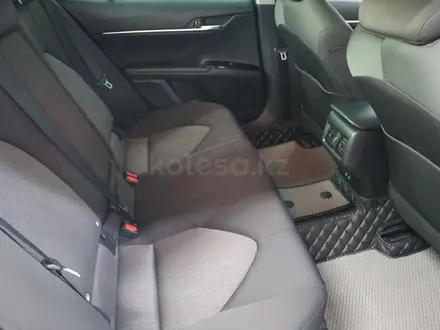 Toyota Camry 2021 года за 11 390 000 тг. в Астана – фото 14