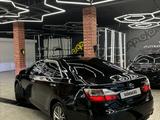 Toyota Camry 2017 года за 11 500 000 тг. в Атырау – фото 4