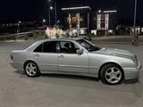 Mercedes-Benz E 320 2001 года за 5 200 000 тг. в Шымкент – фото 2