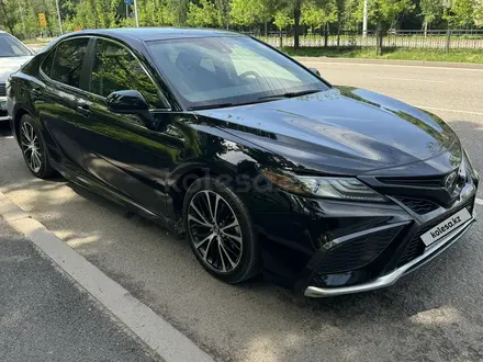 Toyota Camry 2020 года за 12 600 000 тг. в Алматы