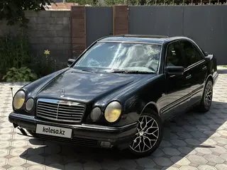 Mercedes-Benz E 230