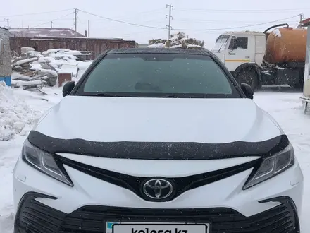 Toyota Camry 2021 года за 14 000 000 тг. в Астана