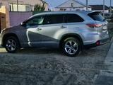 Toyota Highlander 2014 года за 13 700 000 тг. в Атырау