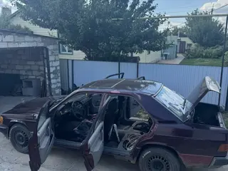 Mercedes-Benz 190