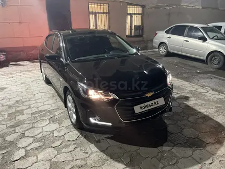 Chevrolet Onix 2023 года за 7 200 000 тг. в Караганда – фото 2