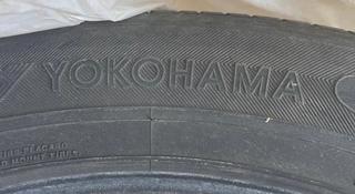 Б/у 3 шины yokohama за 60 000 тг. в Атырау