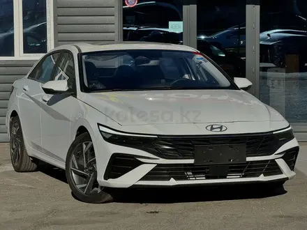 Hyundai Elantra 2022 года за 9 950 000 тг. в Астана – фото 2