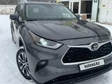 Toyota Highlander 2023 годаүшін26 800 000 тг. в Уральск