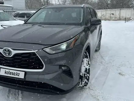 Toyota Highlander 2023 года за 26 800 000 тг. в Уральск – фото 3