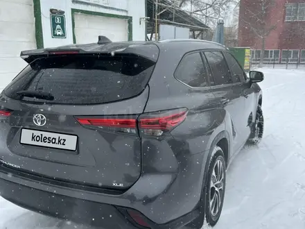 Toyota Highlander 2023 года за 26 800 000 тг. в Уральск – фото 5