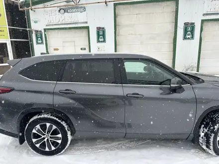 Toyota Highlander 2023 года за 26 800 000 тг. в Уральск – фото 6
