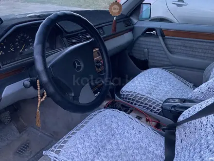 Mercedes-Benz E 200 1992 года за 1 100 000 тг. в Павлодар – фото 7