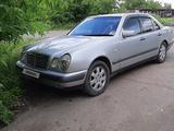 Mercedes-Benz E 200 1997 годаүшін2 683 695 тг. в Астана – фото 2