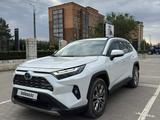 Toyota RAV4 2022 года за 18 000 000 тг. в Алматы