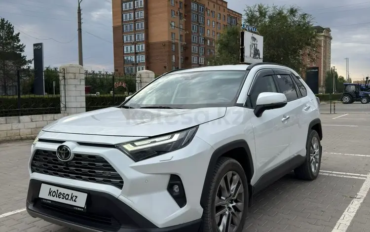 Toyota RAV4 2022 года за 18 000 000 тг. в Алматы