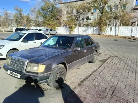 Mercedes-Benz E 200 1993 года за 1 350 000 тг. в Павлодар – фото 3