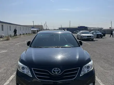 Toyota Camry 2010 года за 7 600 000 тг. в Атырау