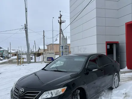 Toyota Camry 2010 года за 7 600 000 тг. в Атырау – фото 24