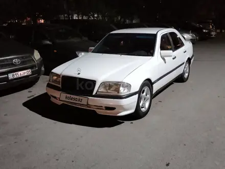 Mercedes-Benz C 200 1994 года за 1 600 000 тг. в Алматы – фото 2
