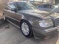 Mercedes-Benz E 200 1993 года за 1 900 000 тг. в Тараз – фото 3