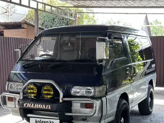 Mitsubishi Delica