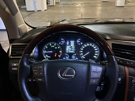 Lexus LX 570 2015 года за 30 000 000 тг. в Алматы – фото 14