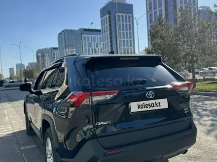 Toyota RAV4 2021 года за 15 500 000 тг. в Астана – фото 5