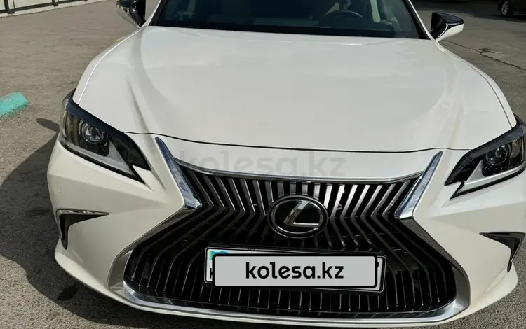 Lexus ES 350 2020 года за 20 000 000 тг. в Шымкент