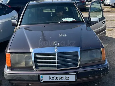 Mercedes-Benz E 220 1993 года за 1 800 000 тг. в Алматы – фото 9