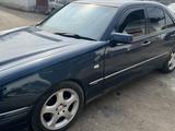 Mercedes-Benz E 320 1995 года за 2 350 000 тг. в Тараз