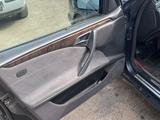Mercedes-Benz E 320 1995 года за 2 350 000 тг. в Тараз – фото 3