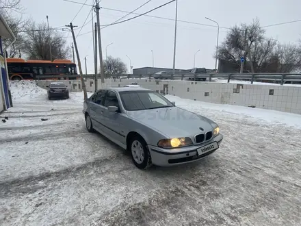 BMW 528 1998 года за 2 200 000 тг. в Актобе – фото 3