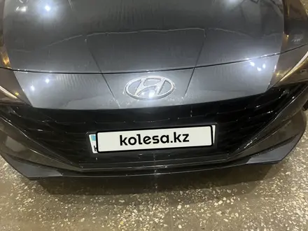 Hyundai Elantra 2022 года за 10 600 000 тг. в Актобе – фото 2