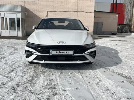 Hyundai Elantra 2023 года за 9 350 000 тг. в Актобе – фото 3