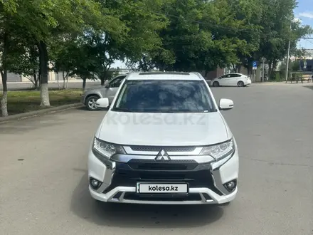 Mitsubishi Outlander 2022 года за 12 900 000 тг. в Атырау