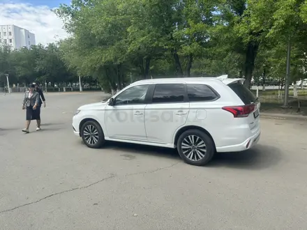 Mitsubishi Outlander 2022 года за 12 900 000 тг. в Атырау – фото 3