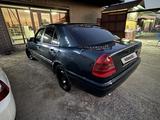 Mercedes-Benz C 200 1995 года за 1 000 000 тг. в Шымкент – фото 4