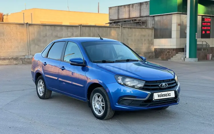 ВАЗ (Lada) Granta 2190 2019 годаүшін4 300 000 тг. в Семей