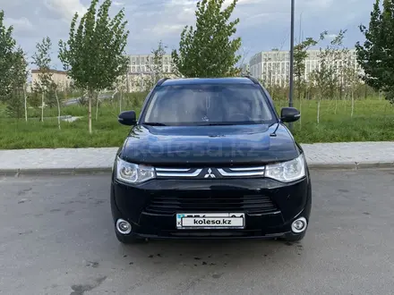 Mitsubishi Outlander 2013 года за 8 200 000 тг. в Астана – фото 2