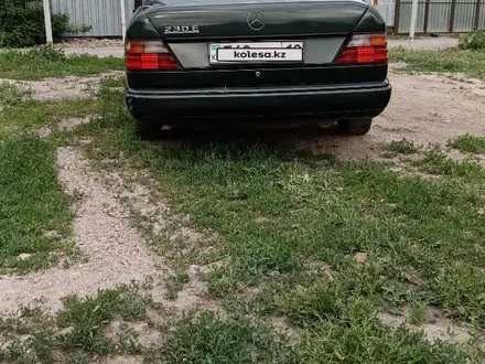 Mercedes-Benz E 230 1989 годаүшін800 000 тг. в Талдыкорган – фото 3