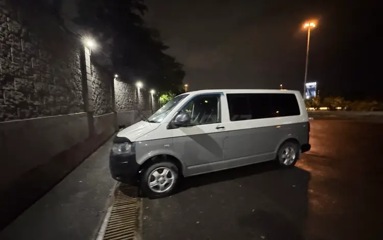 Volkswagen Caravelle 2009 года за 9 900 000 тг. в Алматы