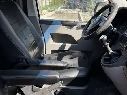 Volkswagen Caravelle 2009 года за 9 900 000 тг. в Алматы – фото 19