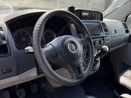 Volkswagen Caravelle 2009 года за 9 900 000 тг. в Алматы – фото 21