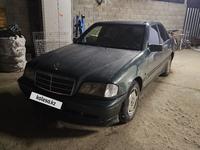 Mercedes-Benz C 180 1995 годаfor2 300 000 тг. в Алматы