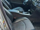 Mercedes-Benz E 320 2005 года за 2 500 000 тг. в Актау – фото 2