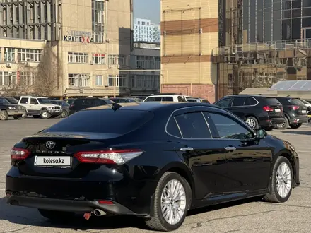 Toyota Camry 2018 года за 15 200 000 тг. в Алматы – фото 8