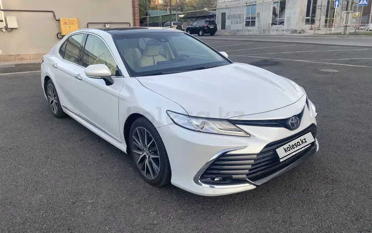 Toyota Camry 2023 года за 16 900 000 тг. в Алматы